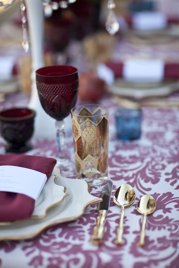 love-inspired-red-and-gold-holiday-ideas