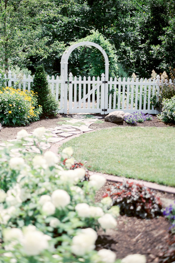 wisconsin-bling-and-burlap-garden