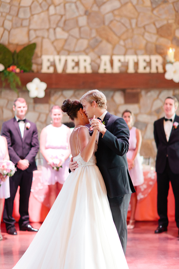 illinois-elegant-barn-wedding