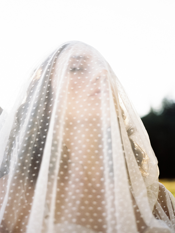 vintage-inspired-wedding-accessories