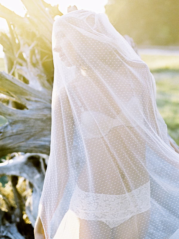 vintage-inspired-wedding-accessories