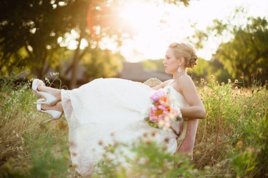 Vintage Outdoor Bridal Session by Sara & Rocky Photography