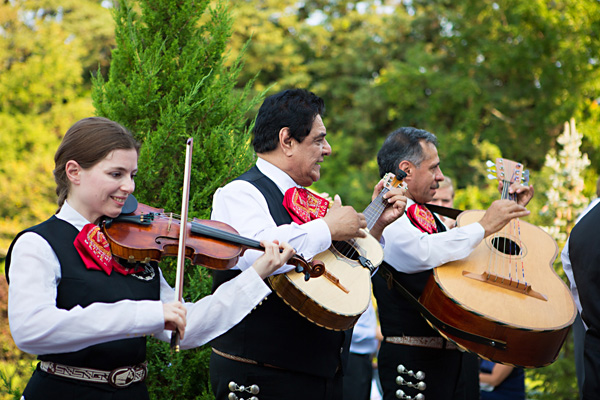 colorful-fiesta-inspired-wedding