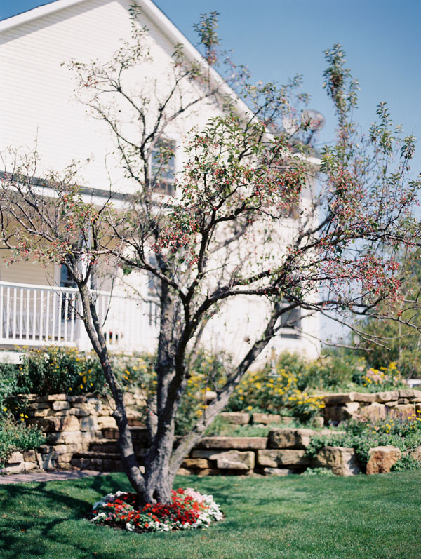 fall-barn-wedding-at-settlement-hill