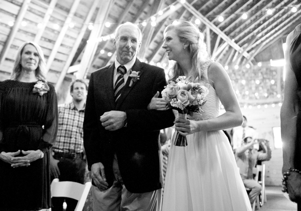 fall-barn-wedding-at-settlement-hill