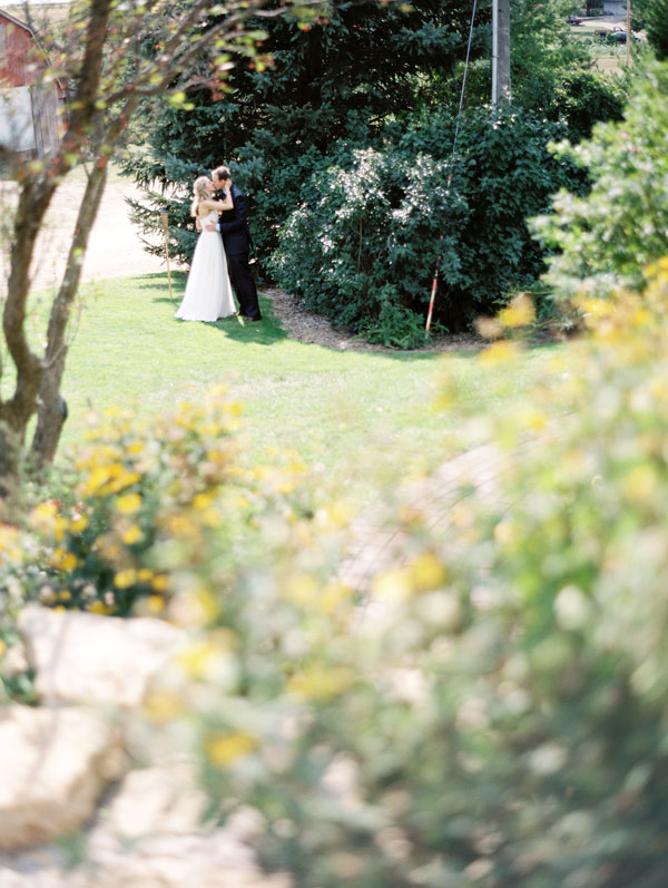 fall-barn-wedding-at-settlement-hill