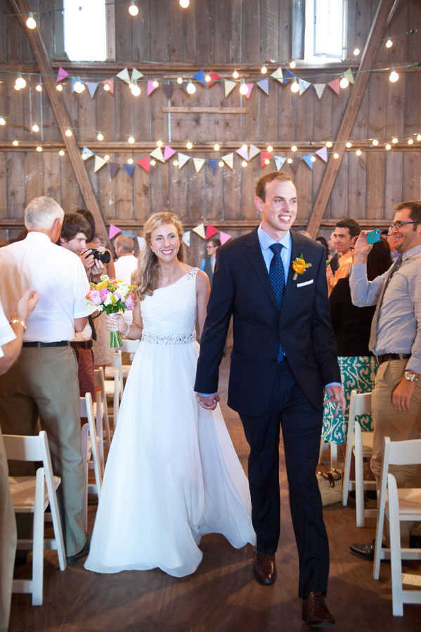 fall-barn-wedding-at-settlement-hill