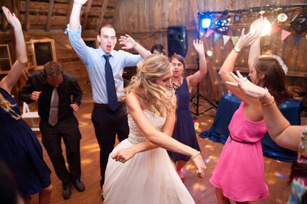 fall-barn-wedding-at-settlement-hill