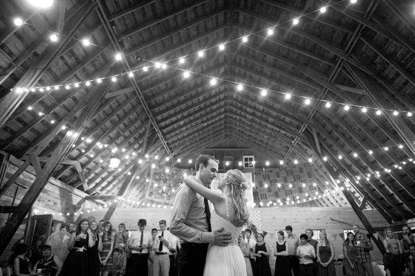 fall-barn-wedding-at-settlement-hill