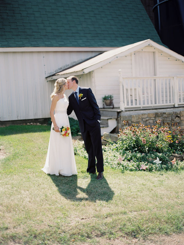 fall-barn-wedding-at-settlement-hill