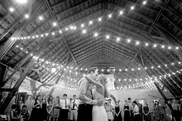 fall-barn-wedding-at-settlement-hill