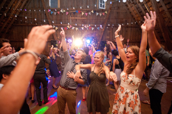fall-barn-wedding-at-settlement-hill