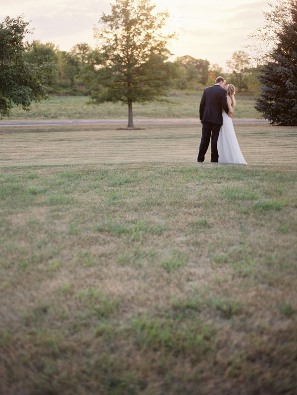 fall-barn-wedding-at-settlement-hill