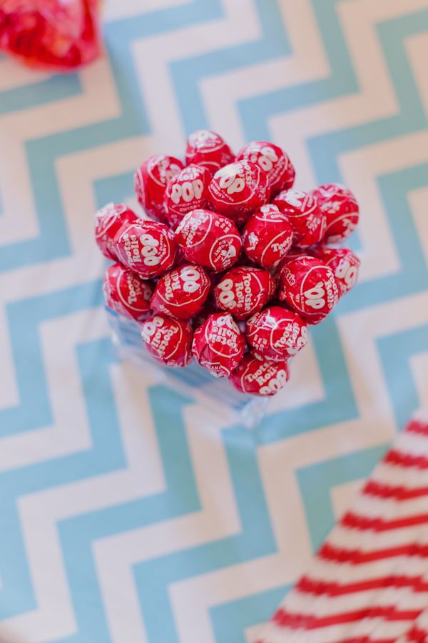 new-york-red-and-blue-wedding-ideas