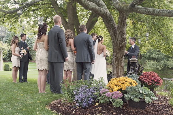 stylish-wisconsin-backyard-wedding