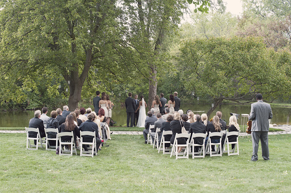 stylish-wisconsin-backyard-wedding