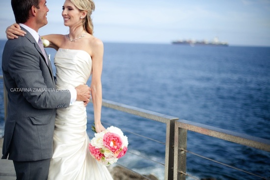 Destination wedding in Portugal by the sea