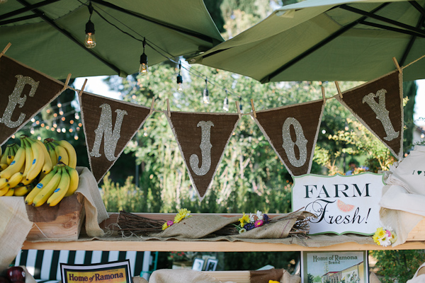 fruit-stand-backyard-wedding-reception