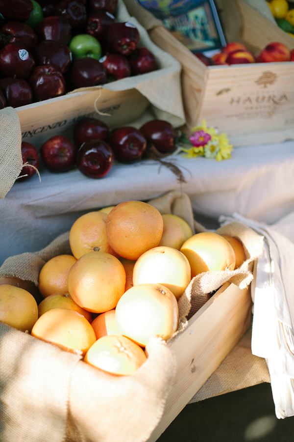 fruit-stand-backyard-wedding-reception