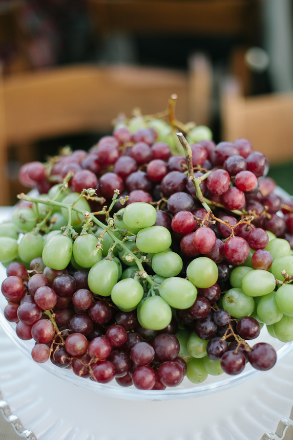 fruit-stand-backyard-wedding-reception