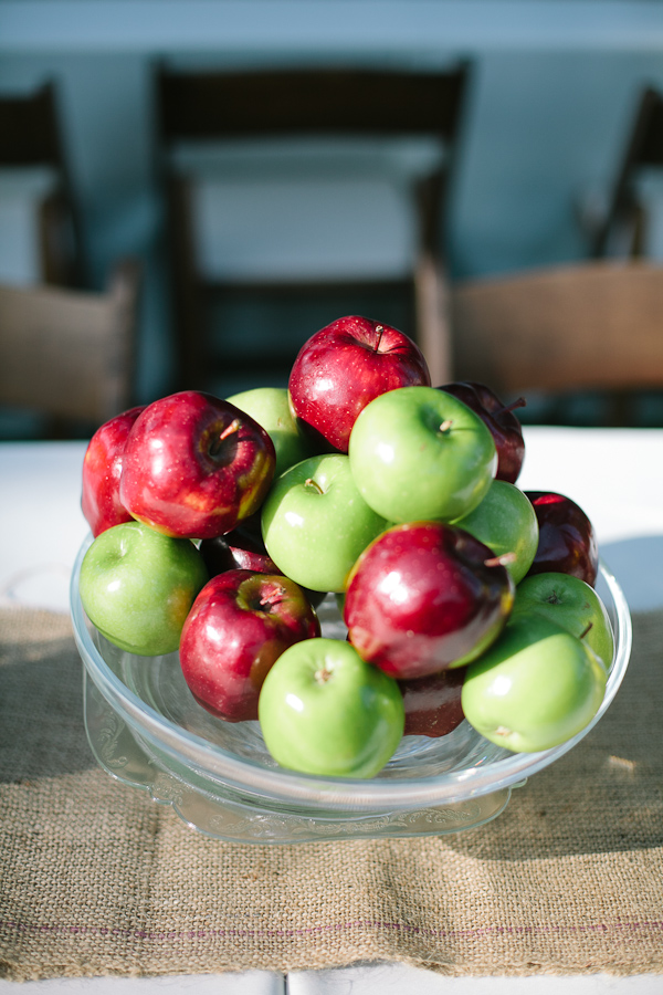 fruit-stand-backyard-wedding-reception