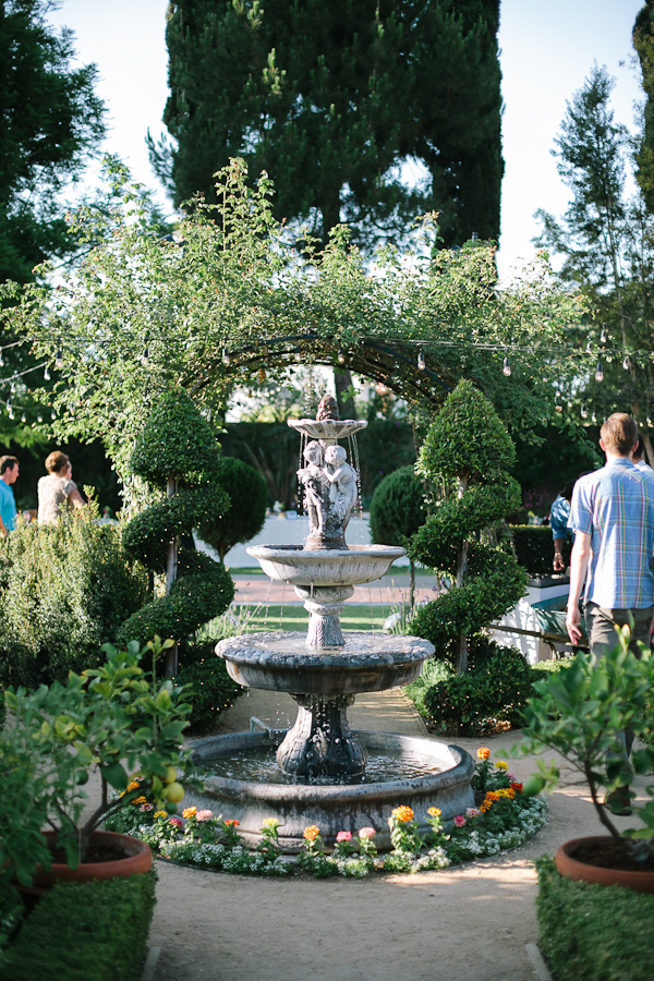 fruit-stand-backyard-wedding-reception