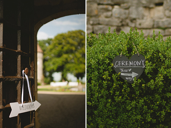 Wedding ceremony direction signs: arrow pointing to venue