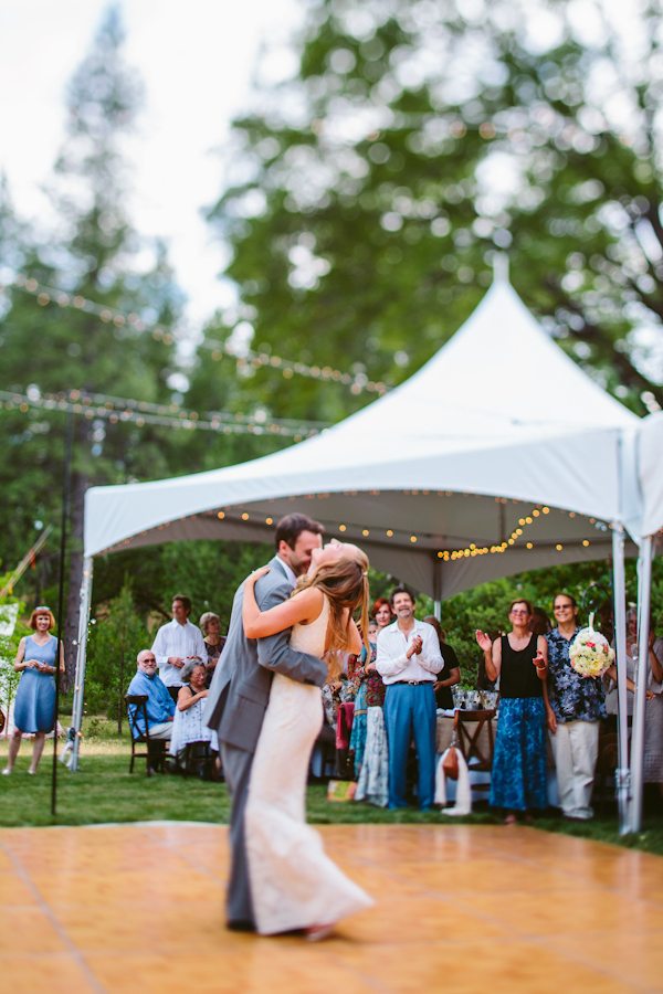 enchanting-backyard-teepee-wedding