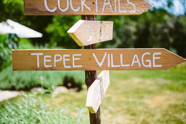 enchanting-backyard-teepee-wedding