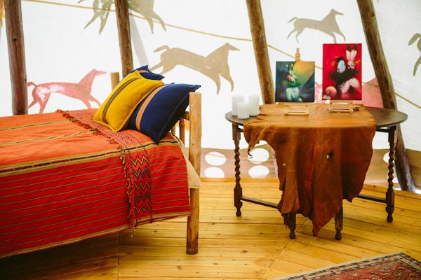 enchanting-backyard-teepee-wedding