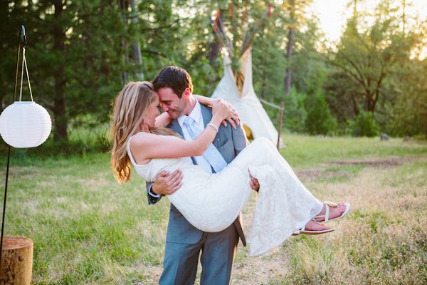 enchanting-backyard-teepee-wedding