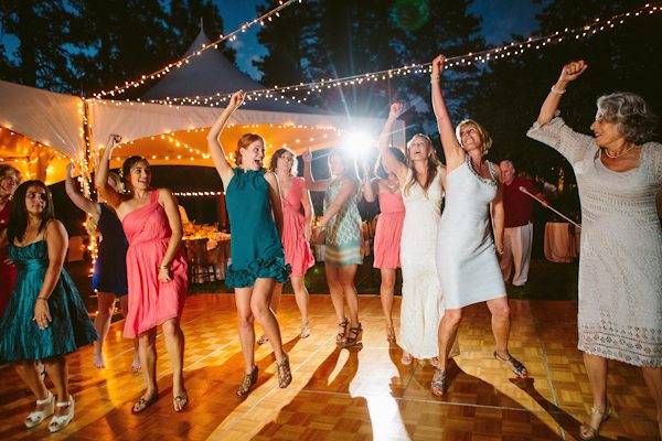 enchanting-backyard-teepee-wedding