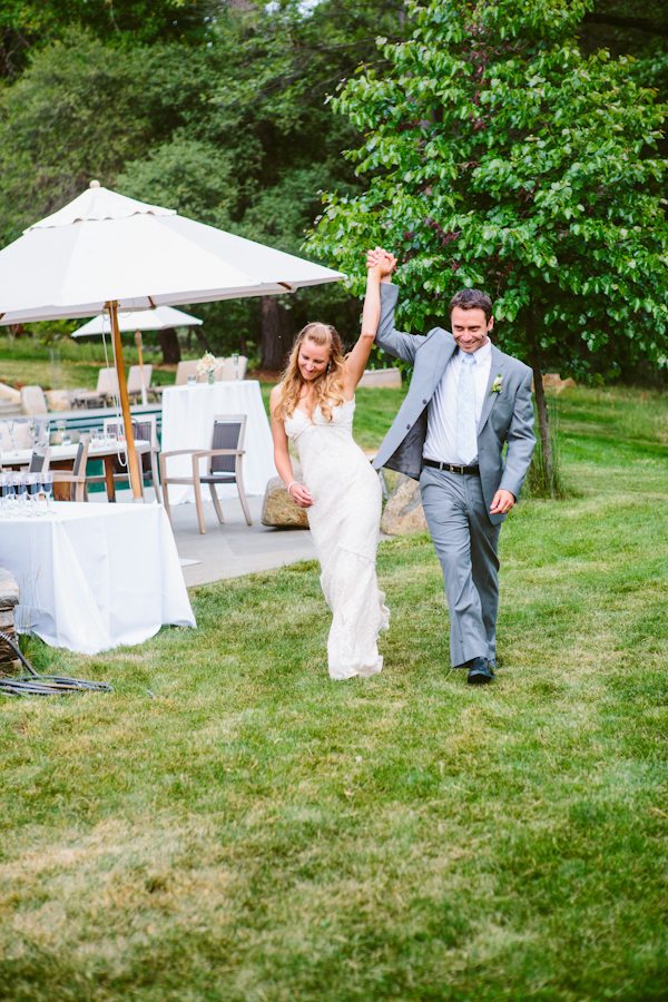 enchanting-backyard-teepee-wedding