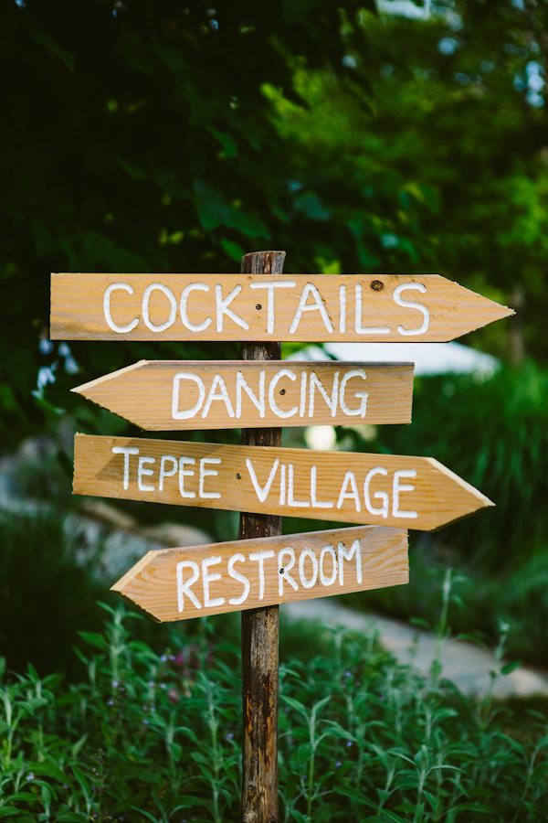 enchanting-backyard-teepee-wedding