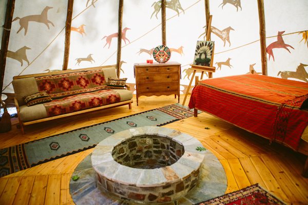enchanting-backyard-teepee-wedding