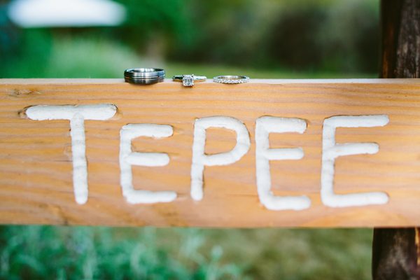 enchanting-backyard-teepee-wedding