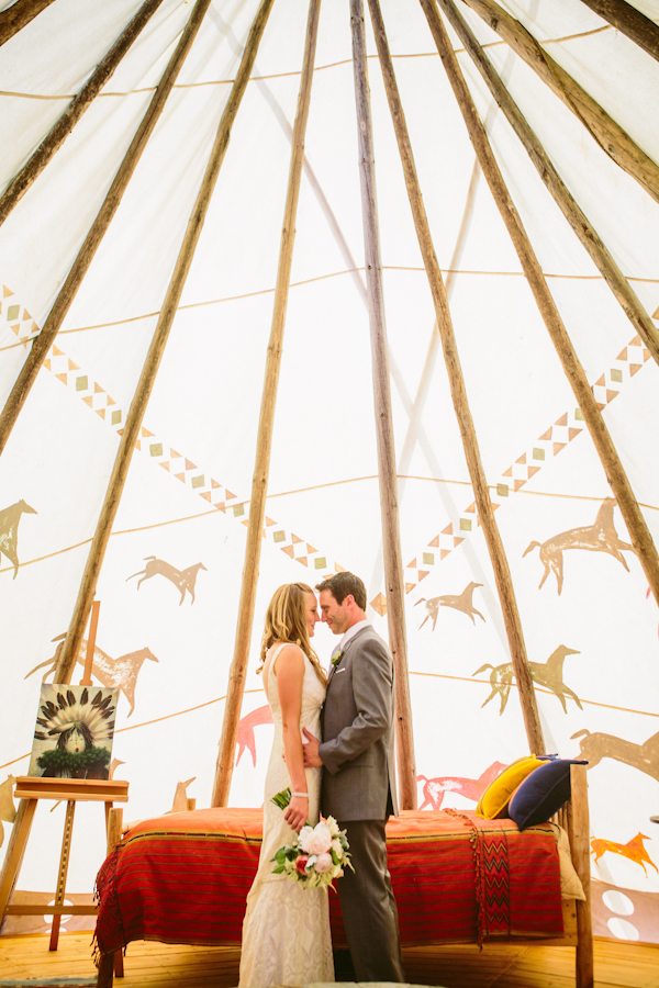 enchanting-backyard-teepee-wedding