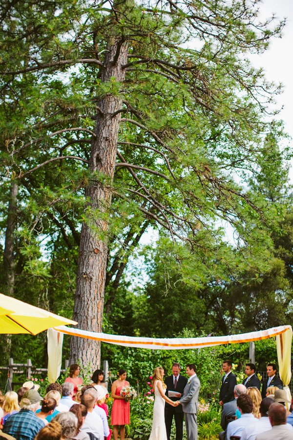 enchanting-backyard-teepee-wedding