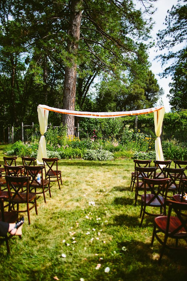 enchanting-backyard-teepee-wedding