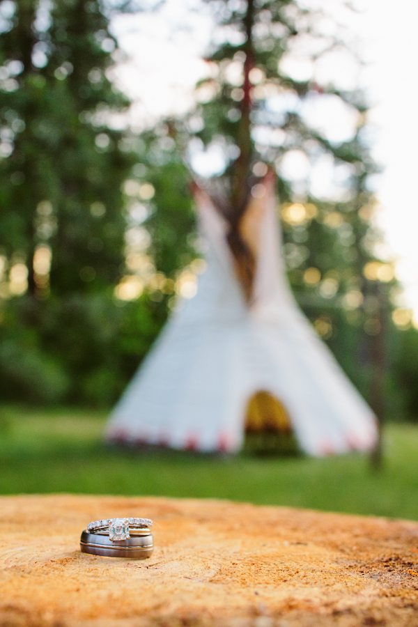 enchanting-backyard-teepee-wedding