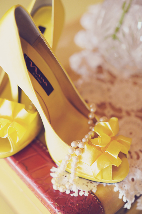 fun-filled-yellow-and-gray-wedding