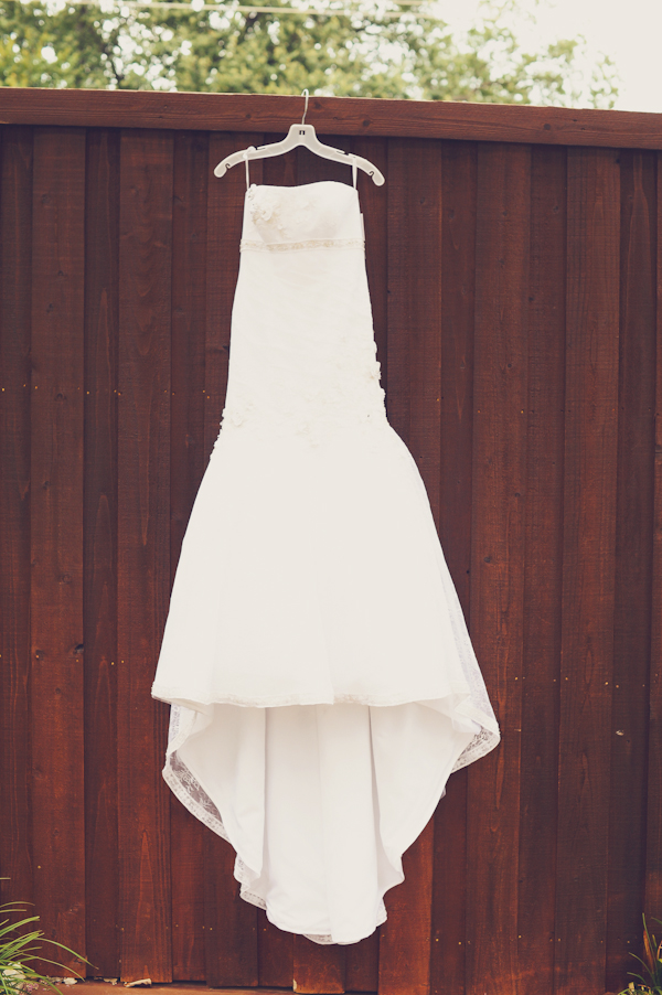 fun-filled-yellow-and-gray-wedding