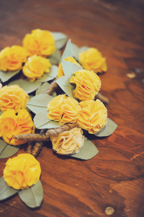 fun-filled-yellow-and-gray-wedding