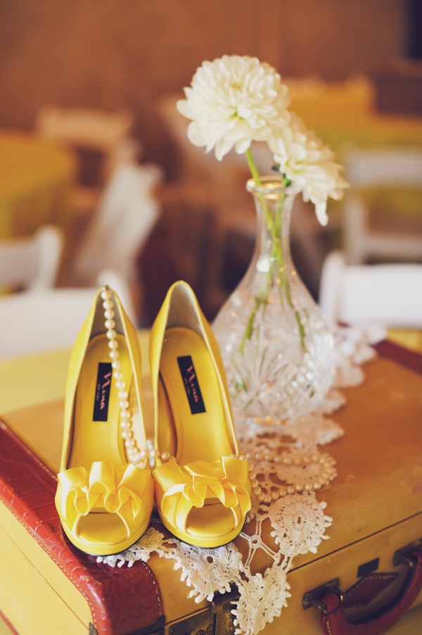fun-filled-yellow-and-gray-wedding
