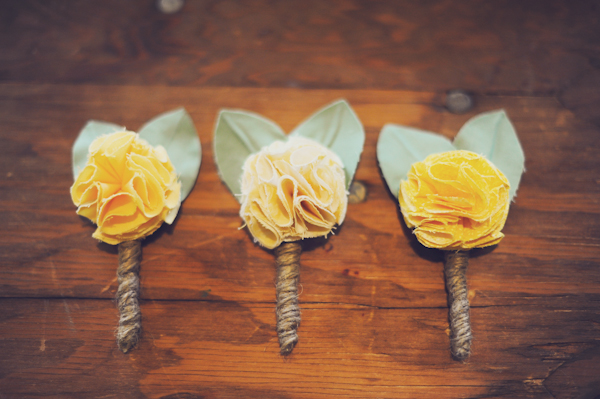 fun-filled-yellow-and-gray-wedding