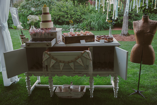 garden-gnome-inspired-wedding