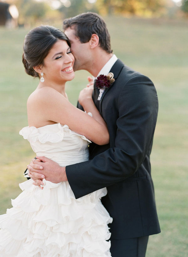 purple-gold-and-ivory-wedding-ideas