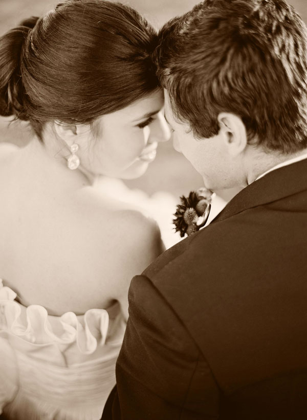 purple-gold-and-ivory-wedding-ideas