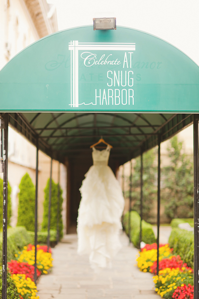 bright-and-colorful-wedding-at-snug