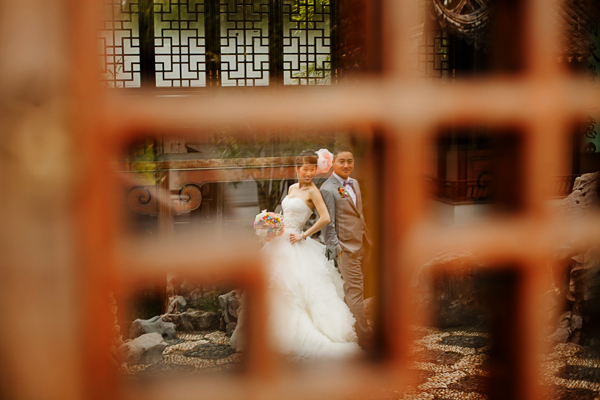 bright-and-colorful-wedding-at-snug